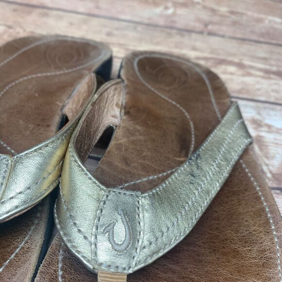 Olukai Kumu Brown Leather Gold Tone Strap Sandal Flip Flops Womens Size 8 EU 38 - Picture 9 of 11